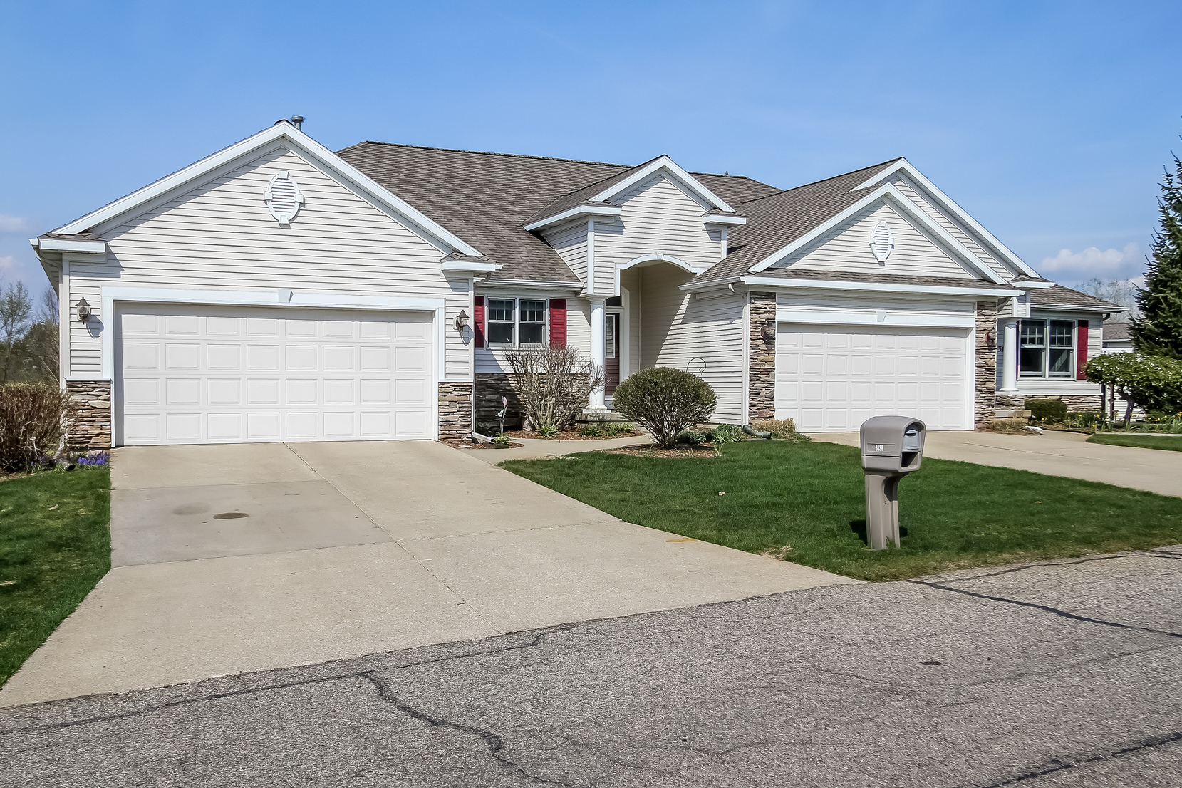 3436 English Hills Drive NW, Walker, MI 49544