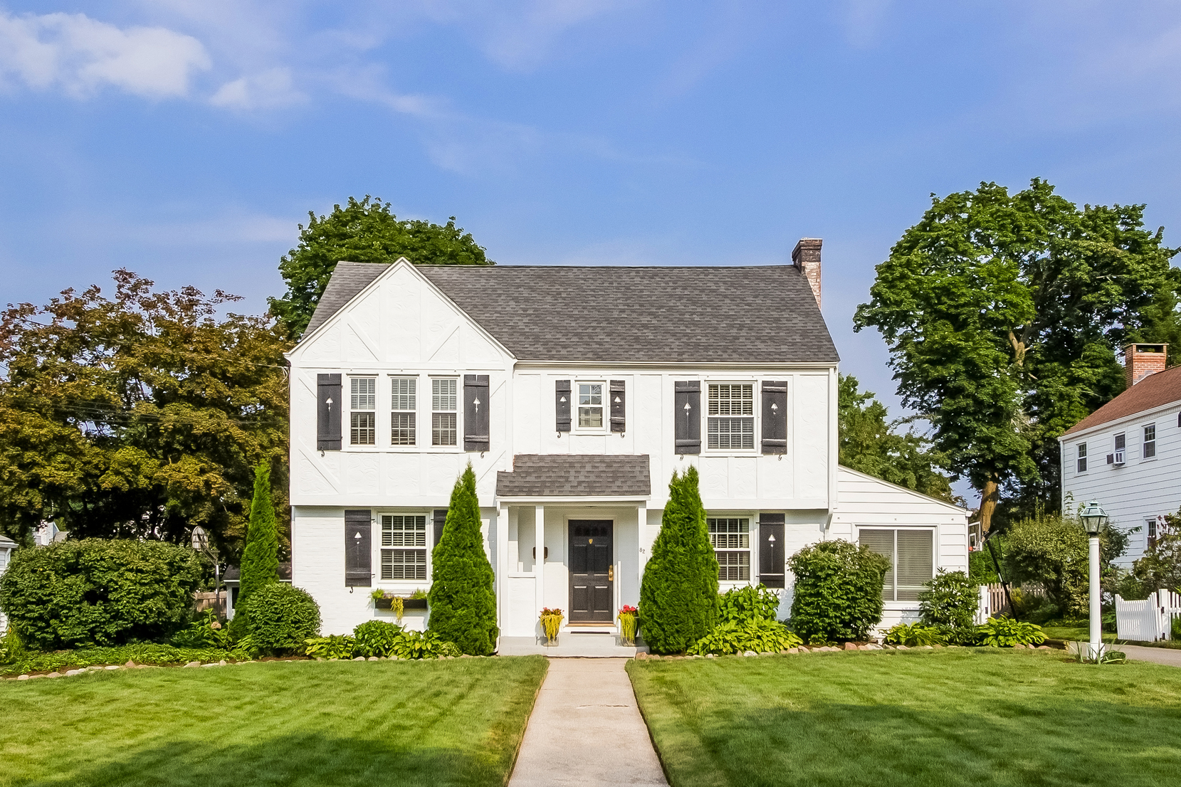 82 Ridgewood Road, West Hartford, CT 06107